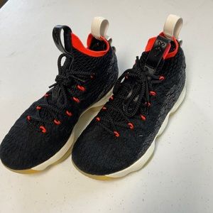 Nike boys Lebron 15s! Size 6Y